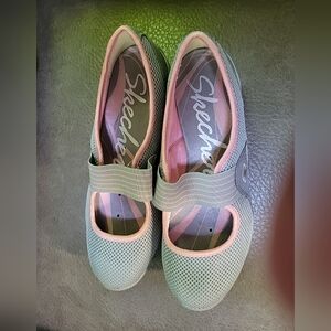 Skechers Womens Mary Jane  Sneakers Grey Size 6.5 EUC